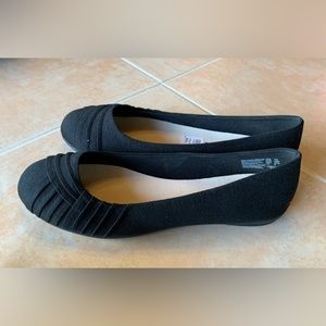 American Eagle Black Flats slightly worn. No box. Size 7.5 - (my feet shrunk)